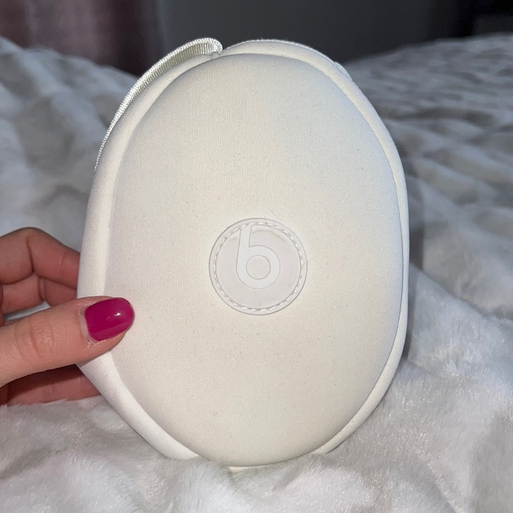 White Beats by Dr. Dre